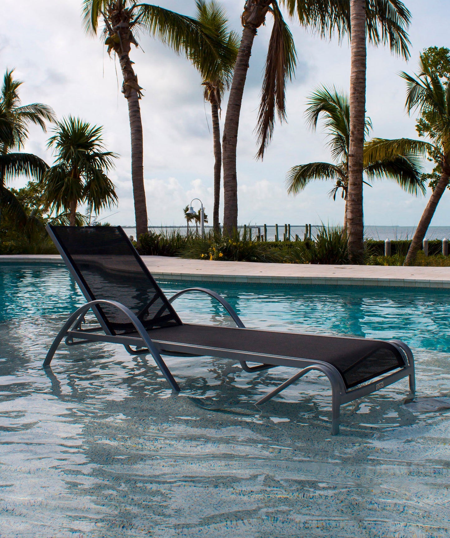 Spectrum Chaise Lounge