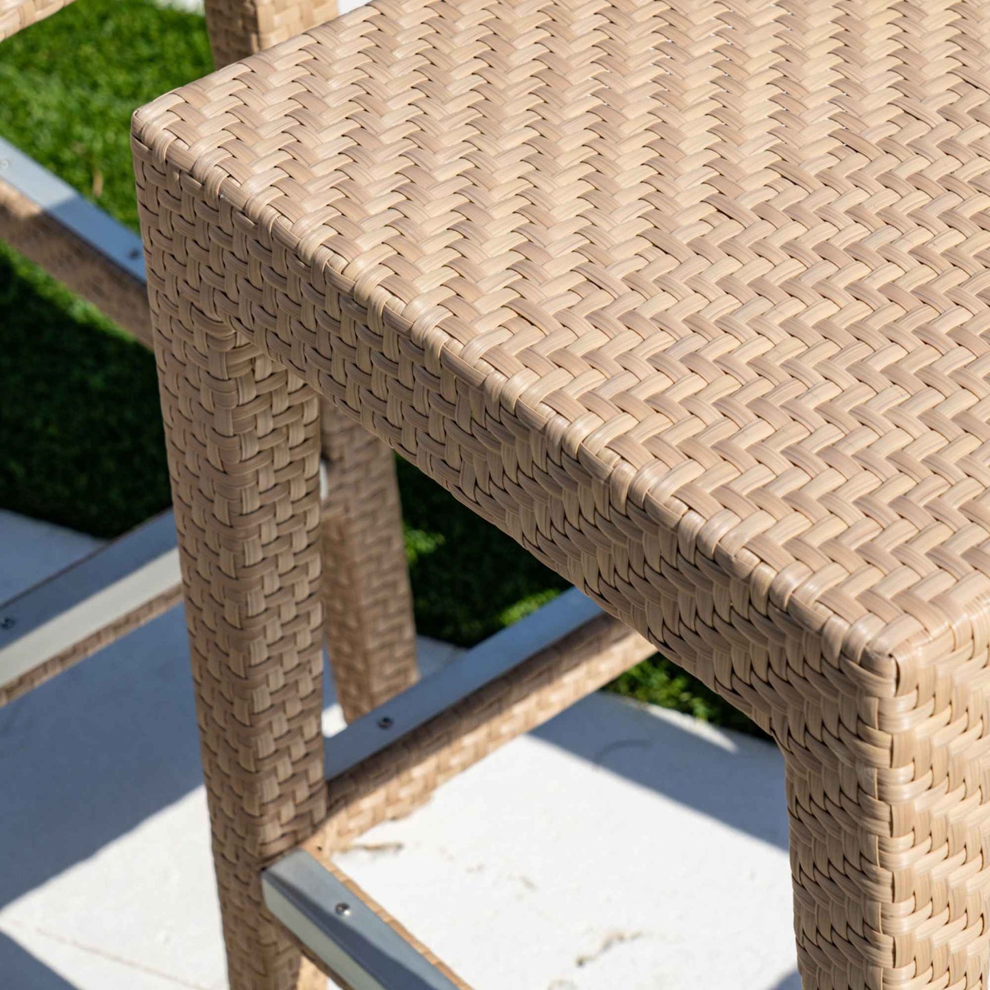 Panama Jack Austin 3-Piece Round Pub Table Set