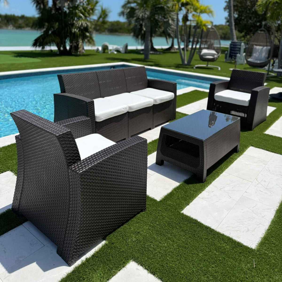 Plastique 4-Piece Seating Set