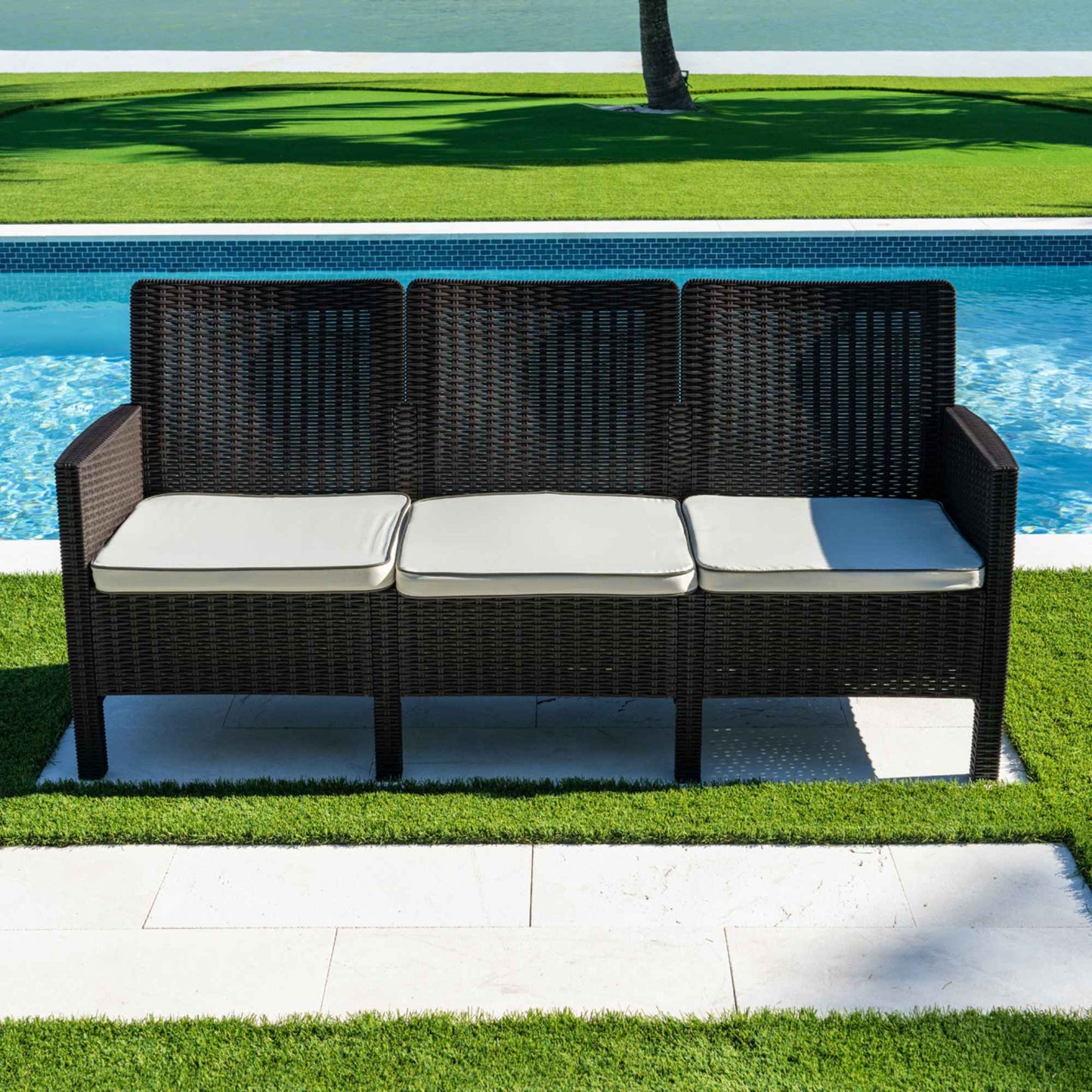 Nova Sofa w/cushions